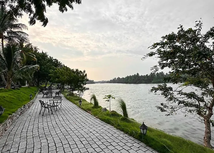 Lagoon Sarovar Premiere Resort - Pondicherry